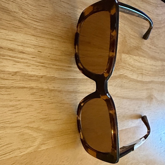Michael Kors Accessories - NWT Michael Kors brown Tortoise Shell “Cambridge” Sunglasses size 54 women’s